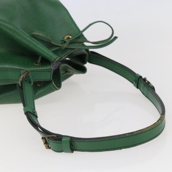 Authentic LOUIS VUITTON Epi Petit Noe Shoulder Bag Green M44104 LV - Picture 14 of 16